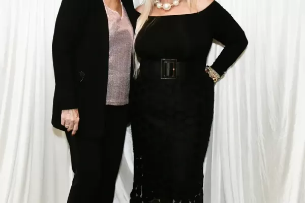 8509808-121-vertical-170