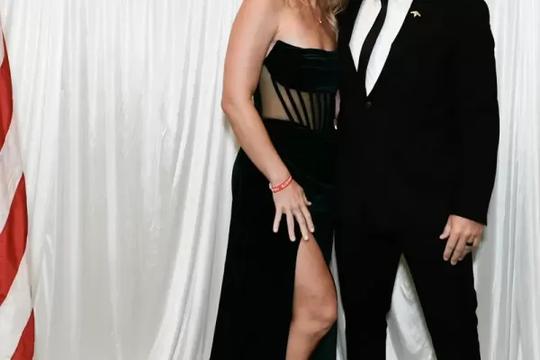 8509856-169-vertical-240