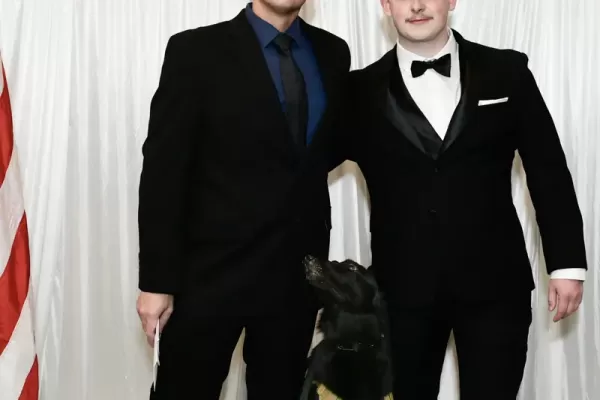 8509885-198-vertical-282